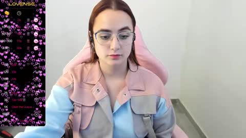 Dulce Maria online show from February 17, 2025, 10:58 pm