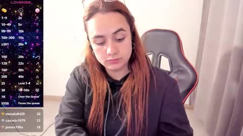 Dulce Maria online show from October 31, 2025, 4:02 am