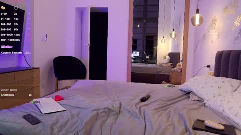 Marina online show from March 6, 2025, 5:33 pm