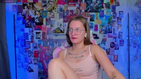 maryyy_may online show from October 20, 2025, 2:45 am