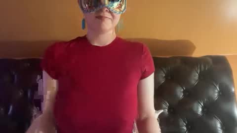 Snapshot of maskedflirt3 chatting on April 13, 2026, 11:10 pm maskedflirt3 online show from April 13, 2026, 11:10 pm