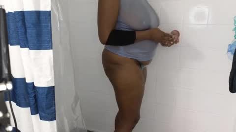 maskedmilf822397 online show from April 14, 2026, 12:27 am