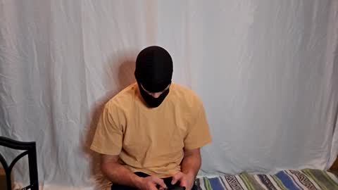 Snapshot of maskedyogaman chatting on February 3, 2026, 3:15 am maskedyogaman online show from February 3, 2026, 3:15 am