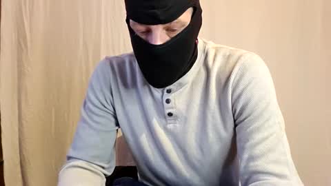 Snapshot of maskedyogaman chatting on February 8, 2026, 10:35 pm maskedyogaman online show from February 8, 2026, 10:35 pm