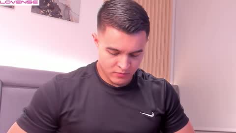 Snapshot of mason_bennet chatting on January 6, 2026, 11:29 pm Mason Bennet online show from January 6, 2026, 11:29 pm