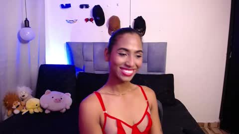 massielhot online show from November 25, 2025, 10:43 pm