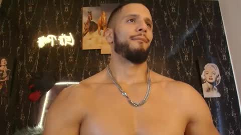 massimo_greco2 online show from October 28, 2025, 9:39 pm