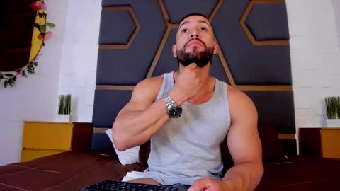 Snapshot of massimofiore_ chatting on December 3, 2025, 3:25 am Massimo online show from December 3, 2025, 3:25 am