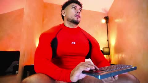 massimowalton2 online show from May 25, 2026, 3:23 am
