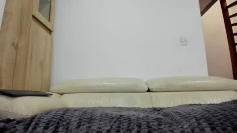 Domi online show from November 19, 2025, 11:21 am