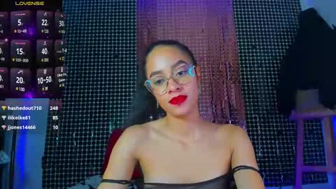 Snapshot of master_and_kami chatting on January 10, 2025, 1:21 am Kamila online show from January 10, 2025, 1:21 am