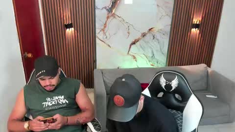 Snapshot of master_javi chatting on September 16, 2025, 5:30 am master_javi online show from September 16, 2025, 5:30 am