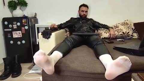 Snapshot of master_roberto333 chatting on December 8, 2024, 11:19 pm SIR online show from December 8, 2024, 11:19 pm