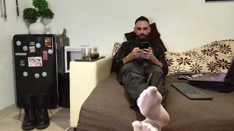 Snapshot of master_roberto333 chatting on January 3, 2025, 4:48 pm SIR online show from January 3, 2025, 4:48 pm