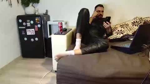 Snapshot of master_roberto333 chatting on January 5, 2025, 9:57 pm SIR online show from January 5, 2025, 9:57 pm