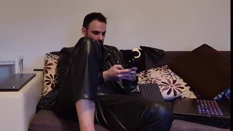 Snapshot of master_roberto333 chatting on January 17, 2025, 2:39 pm SIR online show from January 17, 2025, 2:39 pm