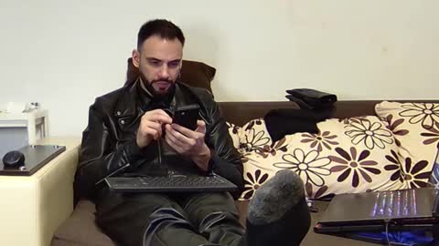 Snapshot of master_roberto333 chatting on January 25, 2025, 9:04 pm SIR online show from January 25, 2025, 9:04 pm