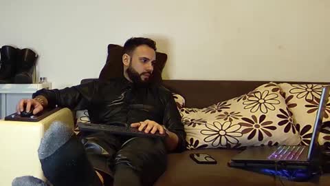 Snapshot of master_roberto333 chatting on February 4, 2025, 12:51 am SIR online show from February 4, 2025, 12:51 am