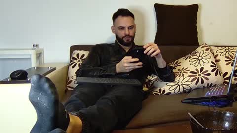 Snapshot of master_roberto333 chatting on February 7, 2025, 10:41 pm SIR online show from February 7, 2025, 10:41 pm