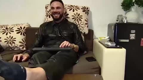 Snapshot of master_roberto333 chatting on February 10, 2025, 2:08 am SIR online show from February 10, 2025, 2:08 am