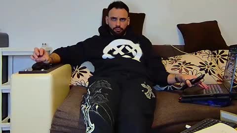 Snapshot of master_roberto333 chatting on February 20, 2025, 5:51 pm SIR online show from February 20, 2025, 5:51 pm