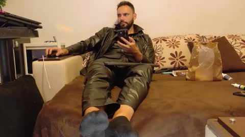 Snapshot of master_roberto333 chatting on October 19, 2025, 8:09 pm SIR online show from October 19, 2025, 8:09 pm