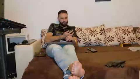 Snapshot of master_roberto333 chatting on October 22, 2025, 8:41 pm SIR online show from October 22, 2025, 8:41 pm