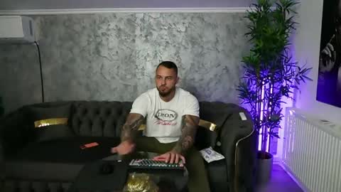 masterkingmuscle online show from April 30, 2026, 9:08 pm
