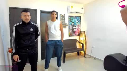 Snapshot of masters_sexx chatting on November 15, 2025, 11:29 am Team Cris Darwin- Fernando- Stiven- David online show from November 15, 2025, 11:29 am