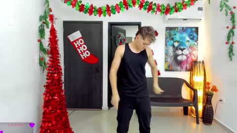 Snapshot of masters_sexx chatting on November 28, 2025, 11:24 am Team Cris Darwin- Fernando- Stiven- David online show from November 28, 2025, 11:24 am