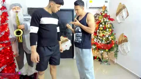 Snapshot of masters_sexx chatting on December 22, 2025, 11:29 am Team Cris Darwin- Fernando- Stiven- David online show from December 22, 2025, 11:29 am
