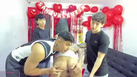 Snapshot of masters_sexx chatting on February 11, 2026, 11:37 am Team Cris Darwin- Fernando- Stiven- David online show from February 11, 2026, 11:37 am