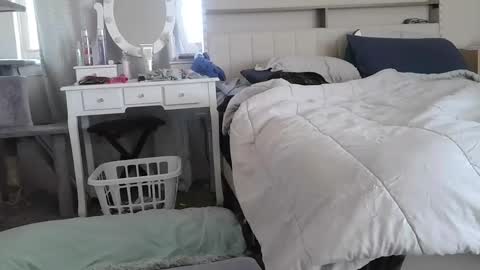 alex online show from April 4, 2026, 8:39 pm