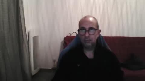 mat11efou online show from October 17, 2025, 6:32 pm