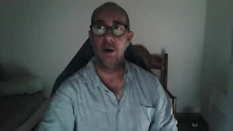 mat11efou online show from December 22, 2025, 2:47 pm