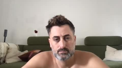 Snapshot of mat_johof chatting on October 21, 2025, 1:23 pm mat_johof online show from October 21, 2025, 1:23 pm