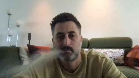 Snapshot of mat_johof chatting on November 12, 2025, 10:04 am mat_johof online show from November 12, 2025, 10:04 am