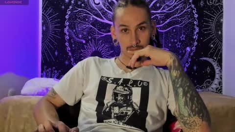 Mateo online show from January 8, 2025, 2:35 am