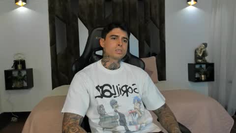 mateo_dilucajs1 online show from September 27, 2025, 7:19 pm