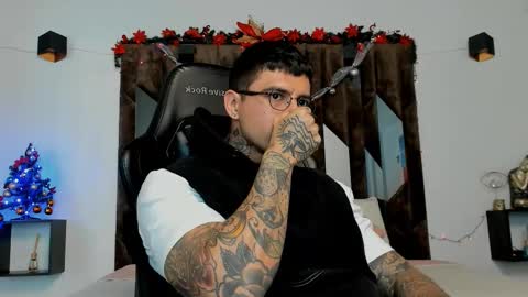 mateo_dilucajs1 online show from December 16, 2025, 10:15 pm