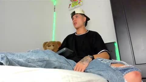 mateo_escobar online show from January 10, 2026, 4:14 am