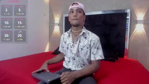 Snapshot of mateo_nick chatting on November 9, 2025, 3:43 pm Mateo and Noah online show from November 9, 2025, 3:43 pm