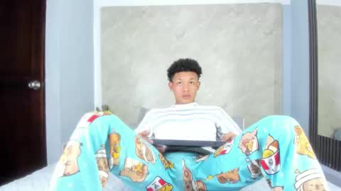 matheoo_23 online show from March 27, 2026, 8:19 pm