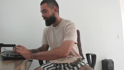 Snapshot of matheusbeard2 chatting on December 9, 2024, 6:25 pm Matheus     online show from December 9, 2024, 6:25 pm