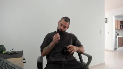 Snapshot of matheusbeard2 chatting on September 16, 2025, 2:40 pm Matheus     online show from September 16, 2025, 2:40 pm