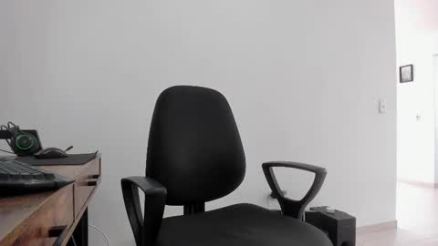 Snapshot of matheusbeard2 chatting on October 21, 2025, 2:40 pm Matheus     online show from October 21, 2025, 2:40 pm