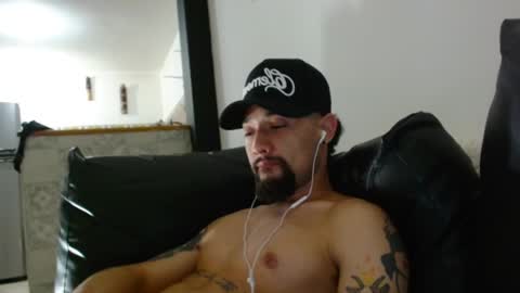 STRURIBE ON INSTAGRAM online show from January 26, 2025, 10:13 pm