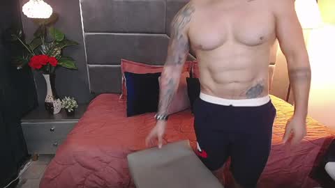 mathew_fit online show from May 6, 2026, 8:36 pm