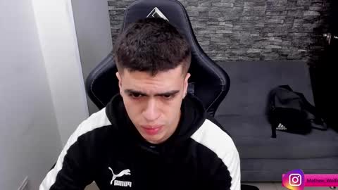 Mathew Independent model online show from November 16, 2025, 11:21 pm