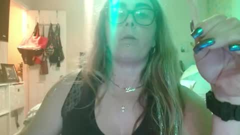 mathislauraashley2023 online show from May 29, 2026, 9:13 pm